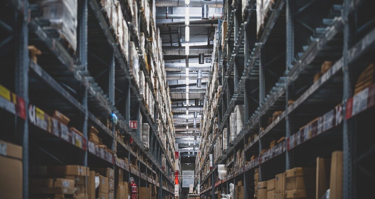 amazon warehouse storage space